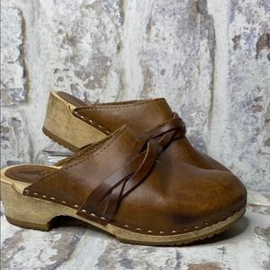 Kurier BFF Low Heel Clogs Braid